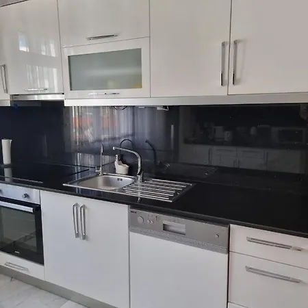 Уютные Апартаменты В Euro Residence Apartament *