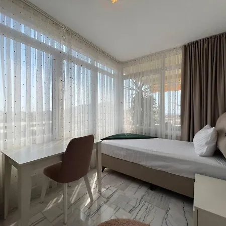 Уютные Апартаменты В Euro Residence Appartement *